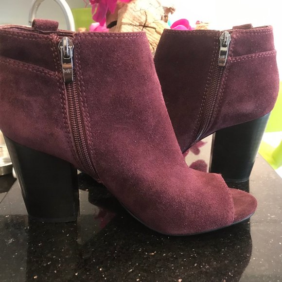 Marc Fisher Plum Purple Suede Peep Toe Block Heels - Picture 1 of 13